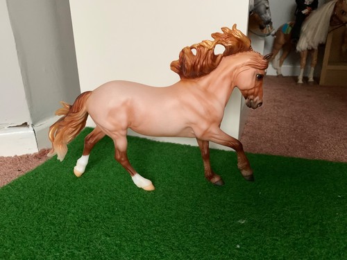 Breyer horse model - sr, rapunzel