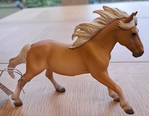 Brand new collecta model - brand,