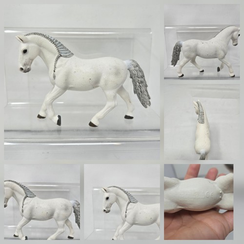 Schleich retired horses - retired,