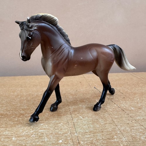 Breyer stablemates chestnut - stablemates,