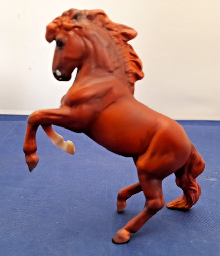 Breyer model horse stablemate - model,